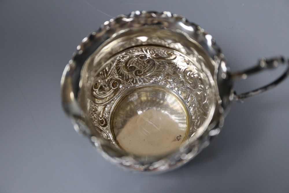 Two late Victorian silver cream jugs, tallest 79mm, gross 4.5 oz.